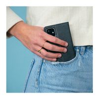 imoshion Luxuriöse Klapphülle Motorola Moto G8 Power Lite - Schwarz