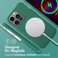 imoshion Color Backcover mit abnehmbarem Handykette und MagSafe Apple iPhone 13 Pro - Dunkelgrün