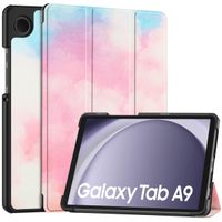 imoshion Design Trifold Klapphülle für das Samsung Galaxy Tab A9 8.7 Zoll - Sky