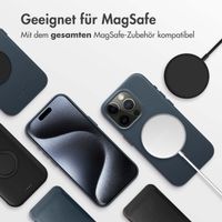 Accezz MagSafe Leather Backcover für das iPhone 15 Pro - Nightfall Blue