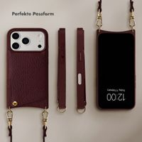 Selencia Nova HandyHülle mit Kordel und Kartenhalter Apple iPhone 17 Pro - Bold Burgundy