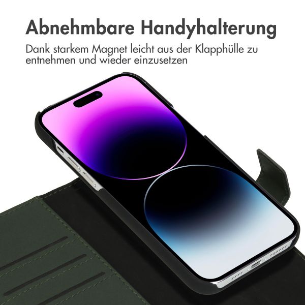 Accezz Premium Leather 2 in 1 Klapphülle für das iPhone 14 Pro Max - Grün