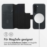 Accezz 2-in-1 Klapphülle aus Leder mit MagSafe für das Samsung Galaxy S23 - Onyx Black