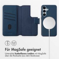 Accezz 2-in-1 Klapphülle aus Leder mit MagSafe für das Samsung Galaxy S25 - Nightfall Blue