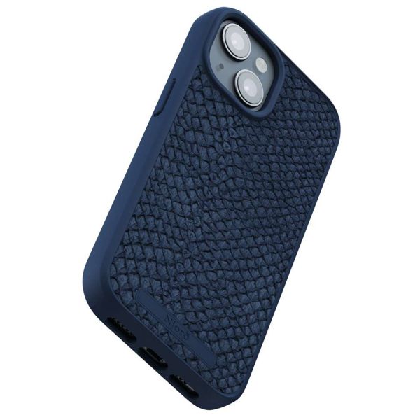 Njorð Collections Salmon Leather MagSafe Case für das iPhone 15 - Blue