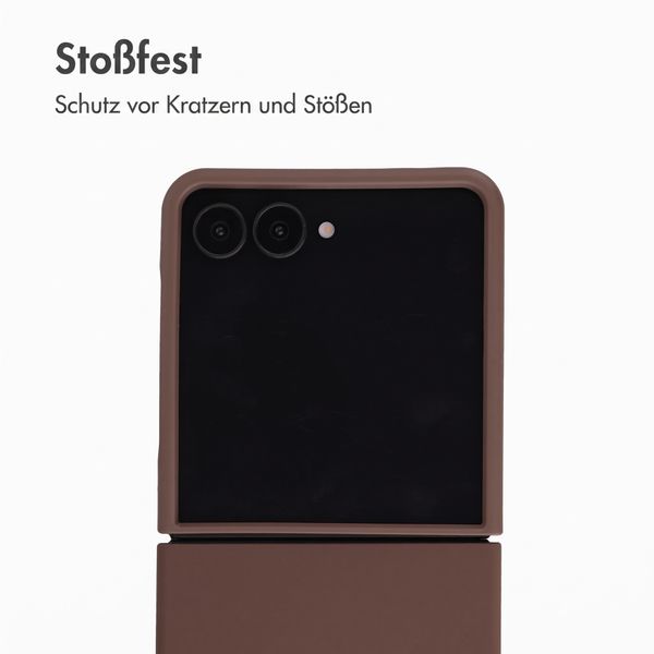 Accezz Liquid Silikoncase mit MagSafe Samsung Galaxy Z Flip 8 - New Tea Brown